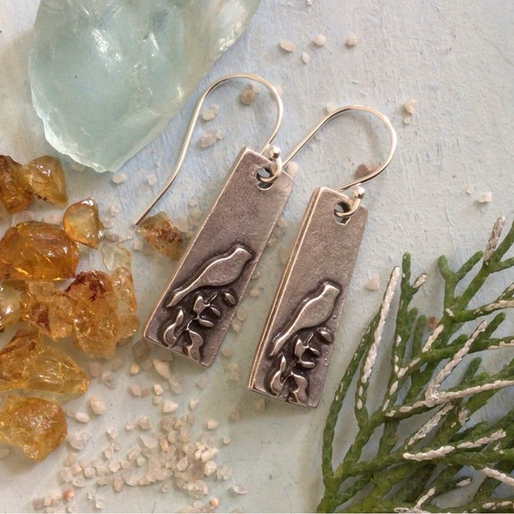 Sundance charm Earrings bird on branch - Picture 10 of 12